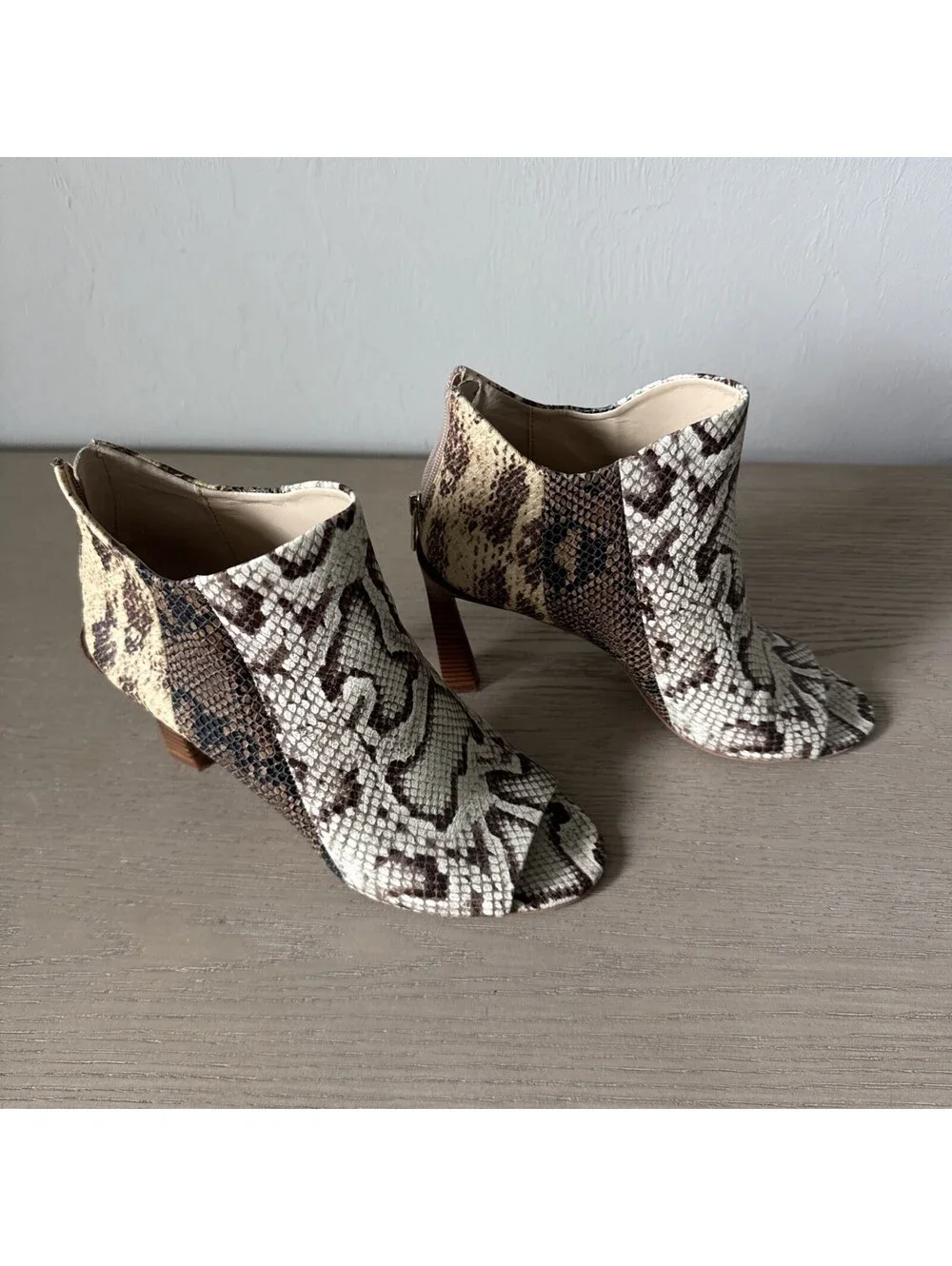 Vince Camuto Careeta Booties Snake Print Open Toe Zip Stiletto Heels Womens 9